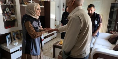 "Alo Evlat" ekipleri bayramda yaşlıları yalnız bırakmadı