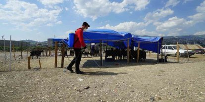 Kahramanmaraş’ta bayram temizliği ve ilaçlama çalışmaları sürüyor