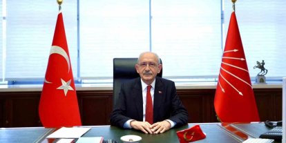 CHP Genel Başkanı Kemal Kılıçdaroğlu, genel başkanlık makamında çalışmalara başladı.