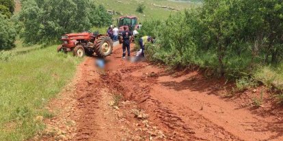 Traktörün devrildiği kazada biri çocuk 2 kişi hayatını kaybetti