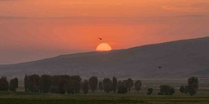 Güroymak’ta gün batımı görsel şölen sundu