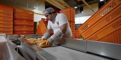 Kayseri Büyükşehir, günde 100 bini aşan ekmek üretiyor