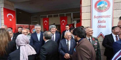 Başkan Büyükkılıç, bayram sevincini Kayserililerle yaşadı