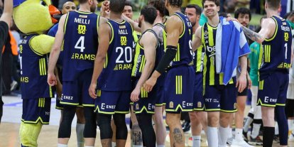 Fenerbahçe, yarı final ilk maçında A. Efes’i konuk edecek