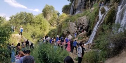 Girlevik Şelalesi bayramda ziyaretçi akınına uğradı