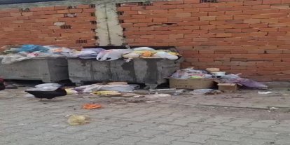 2 haftadır alınmayan çöpler tepki çekti