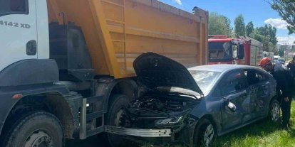 Muş’ta kamyon ile otomobil çarpıştı: 1 yaralı