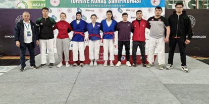 Kütahya Belediyespor’dan Türkiye Kuraş Şampiyonası’nda çifte başarı