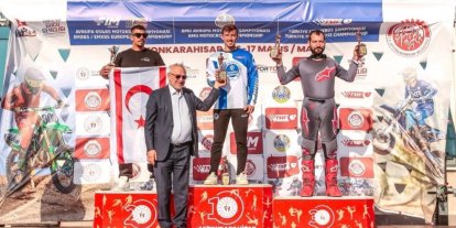Kağıtspor’dan madalya yağmuru
