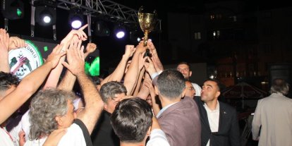 BAL’a yükselen Üzümlüspor’da şampiyonluk coşkusu