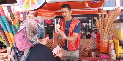 Bolu’da hava sıcaklıklarının artmasıyla dondurma satışları arttı