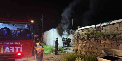Kayseri’de metruk evde yangın