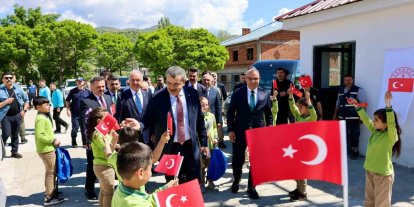 Bakan Yusuf Tekin Giresun’da hayırsever desteğiyle yapılan okul ve camiyi hizmete açtı