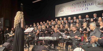 Çorum’da Türk sanat müziği ve Türk halk müziği konseri sanatseverleri mest etti