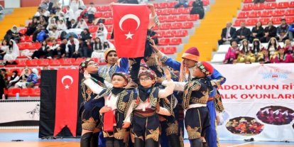 923 öğrenci, 67 ekip, 50 okul: Kars’ta Halk Oyunları Şenliği’nde ter döktü