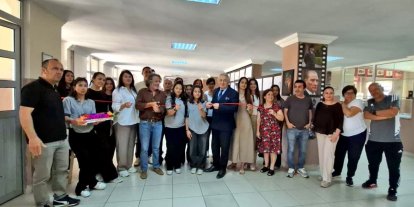 Çeşme Atatürk Anadolu Lisesi’nden "Renklerin Fısıltısı" resim sergisi