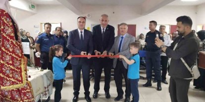 Aslanapa’da yılsonu sergisi açıldı
