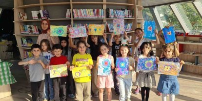 Başiskele’de çocuklar ebru sanatıyla tanıştı