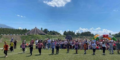 Şaphane’de çocuk oyunları ve uçurtma şenliği coşkusu