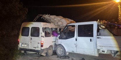 Konya’da kamyonet ile minibüs çarpıştı: 7 yaralı