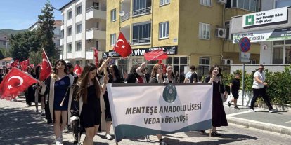 Menteşe Anadolu Lisesi’nde  3. Geleneksel Veda Yürüyüşü gerçekleşti