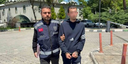 Park halindeki motosikletlere zarar verip birini çaldı: 18 yaşındaki şüpheli yakalandı
