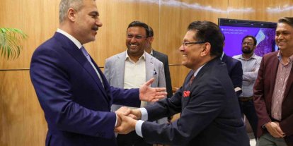 Bakan Fidan, Bangladeş’te mevkidaşı Rahman ile bir araya geldi