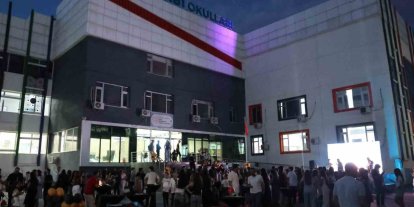 Diyarbakır’da 8’inci sınıf öğrenciler kep attı