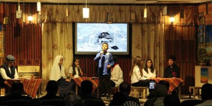 Bayburt’ta öğrencilerden şiir programı ve karma resim sergisi