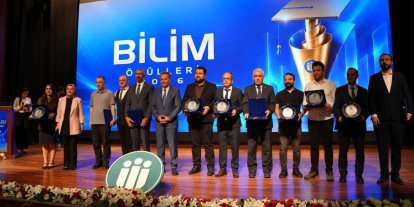 İnönü Üniversitesi’nde başarı ödülleri sahiplerini buldu