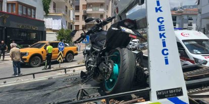 Alanya’da motosiklet ile otomobil çarpıştı: 1 yaralı