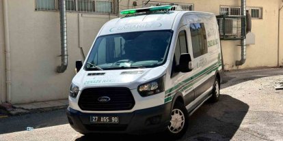Gaziantep’te motosiklet bariyerlere çarptı: Genç sürücü hayatını kaybetti