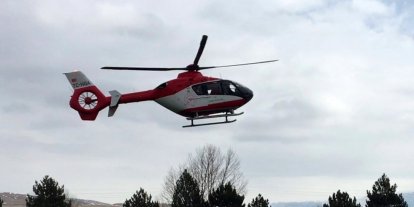 Nefes darlığı yaşayan hasta ambulans helikopterle Erzincan’a sevk edildi