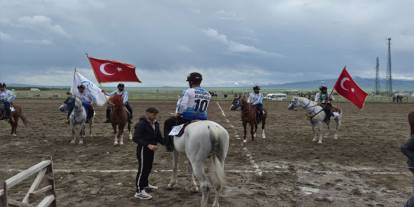 Geleneksel Atlı Sporların Heyecanı Selim Destinasyon Merkezi’nde Yaşandı
