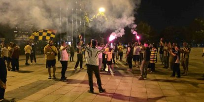 Düzce’de Fenerbahçe Başkanı Aziz Yıldırım sevinci