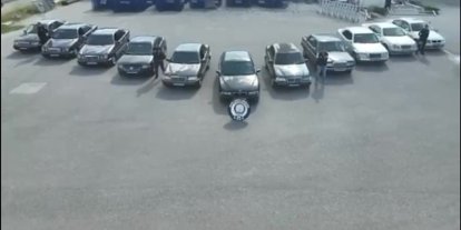 Kazalı lüks araçları change işlemiyle piyasaya süren şebeke çökertildi