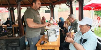 Huzurevinde dondurma keyfi