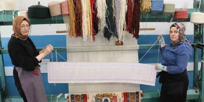 Sivas’tan TBMM’ye taşınmıştı, 103 yıllık tarihi miras, ilmek ilmek dokunarak tekrar hayat buluyor
