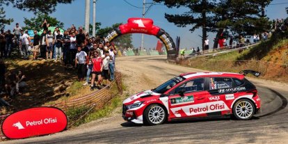 Bursa Rallisi’ni Kerem Kazaz kazandı