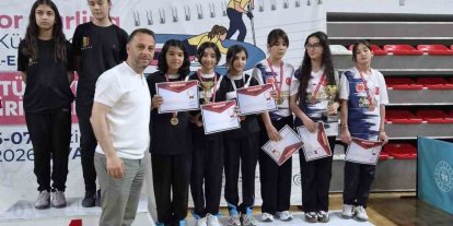 Afyonkarahisarlı sporculardan Floor Curling Türkiye Şampiyonası’nda önemli başarı