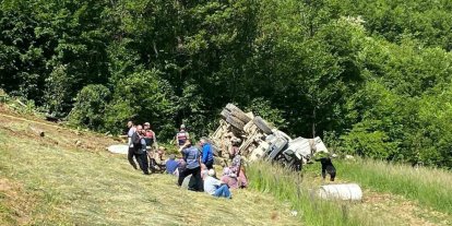 Gümüşhane’de beton mikseri 150 metrelik dik yamaçtan yuvarlandı: 2 ölü, 1 yaralı