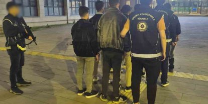 Afyonkarahisar’da göçmen kaçakçılığı operasyonunda 8 düzensiz göçmen yakalandı