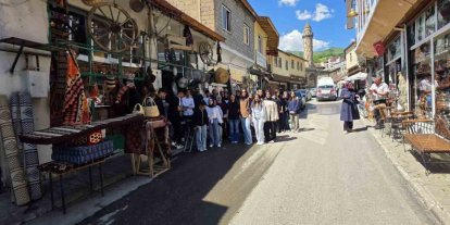 Muşlu öğrenciler tarihi mekanları yerinde inceledi