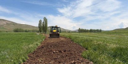Gökçedere’de bozulan dağ ve arazi yollarında çalışma başlatıldı