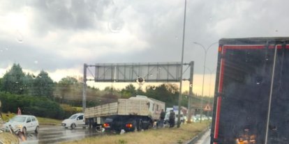 Şiddetli yağışlar beraberinde kazaları da getirdi