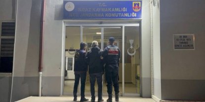 Firari şahıslar jandarmadan kaçamadı