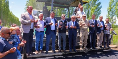 Bayburt’ta asfalt sezonu Buğdaylı-Aydıncık-Dikmetaş güzergâhında başladı