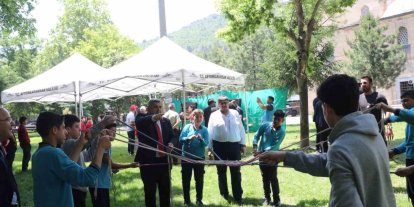 Öğrencilere yönelik gerçekleştirilen yıl sonu cami şenlikleri başladı