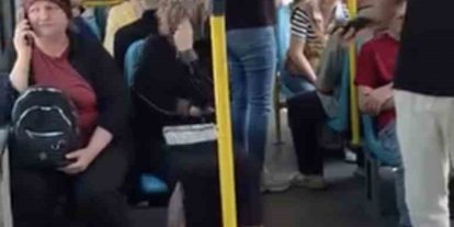 Metro’da yüksek sesle konuşma tartışması
