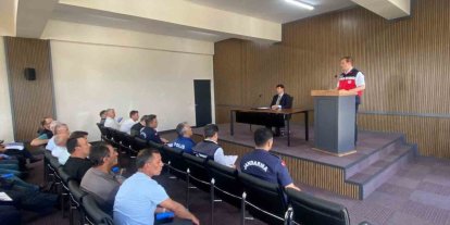 Gediz’de biçerdöver hizmetleri ve anız yangınlarına karşı bilgilendirme toplantısı
